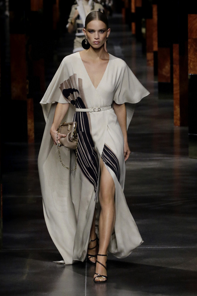 sfilata fendi donna primavera estate 2022