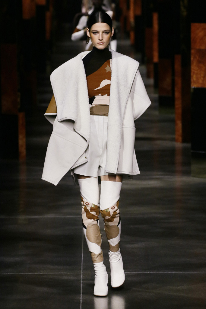 sfilata fendi donna primavera estate 2022