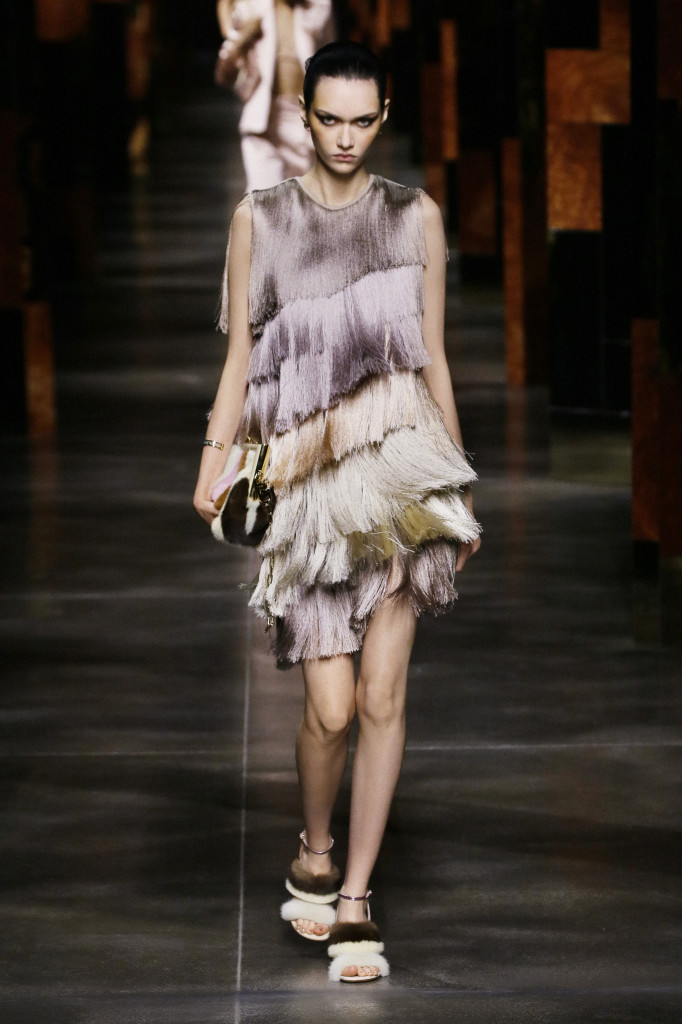 sfilata fendi donna primavera estate 2022
