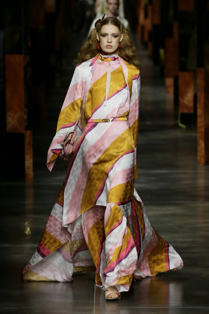 sfilata fendi donna primavera estate 2022