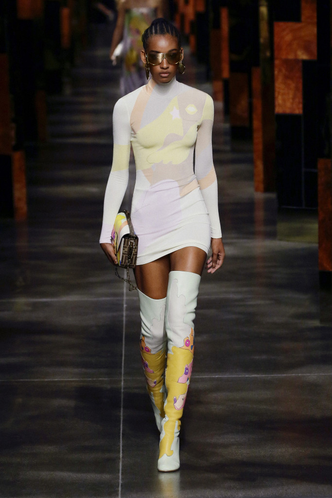 sfilata fendi donna primavera estate 2022