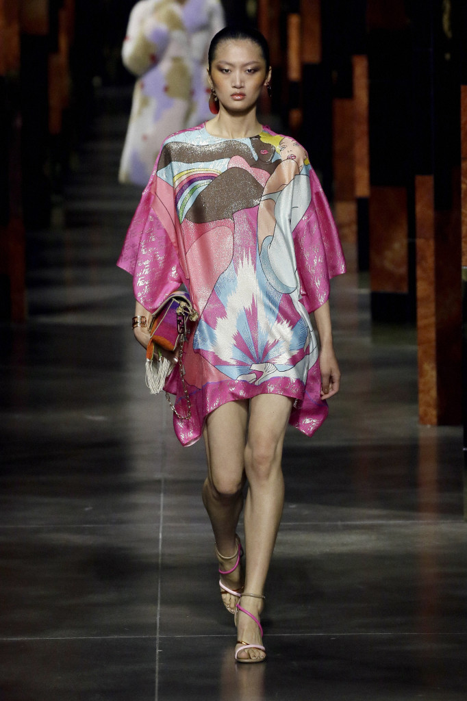 sfilata fendi donna primavera estate 2022