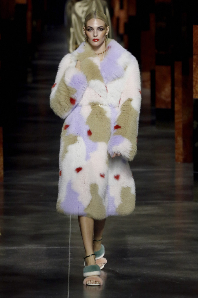 sfilata fendi donna primavera estate 2022
