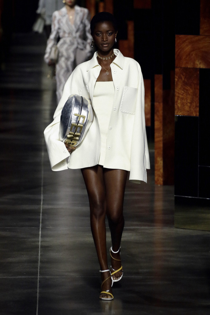 sfilata fendi donna primavera estate 2022