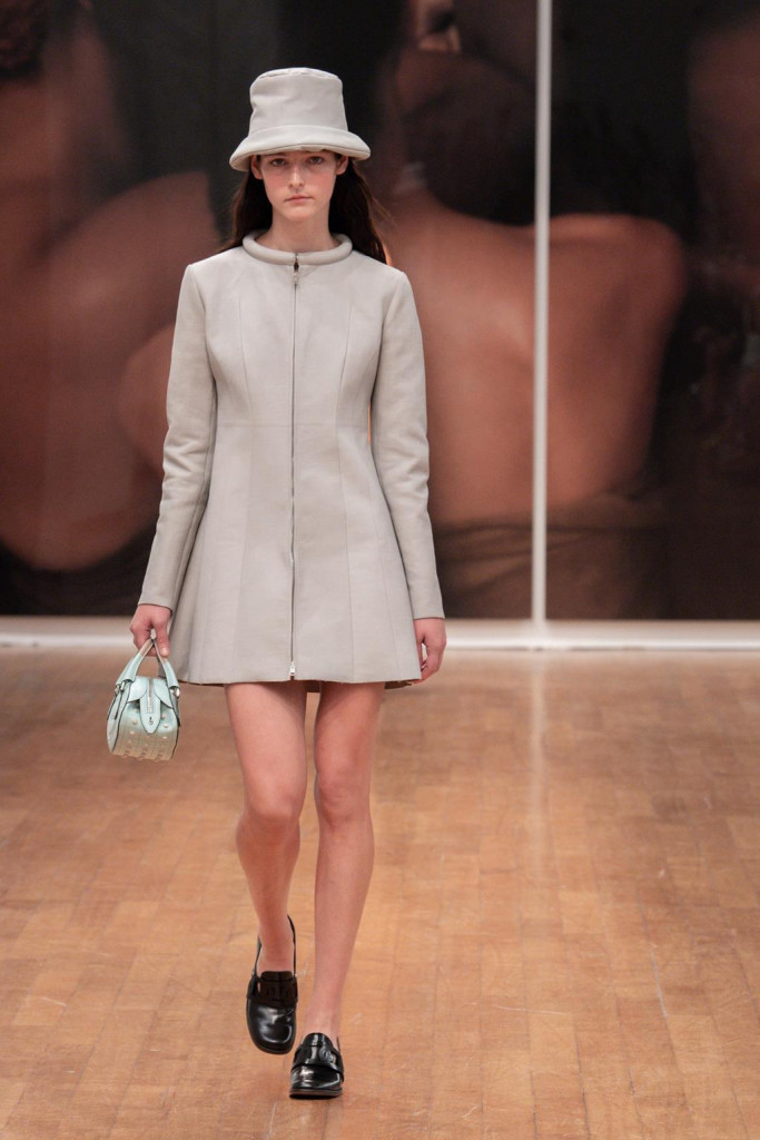 tod's primavera-estate 2022 collezione donna milano fashion week