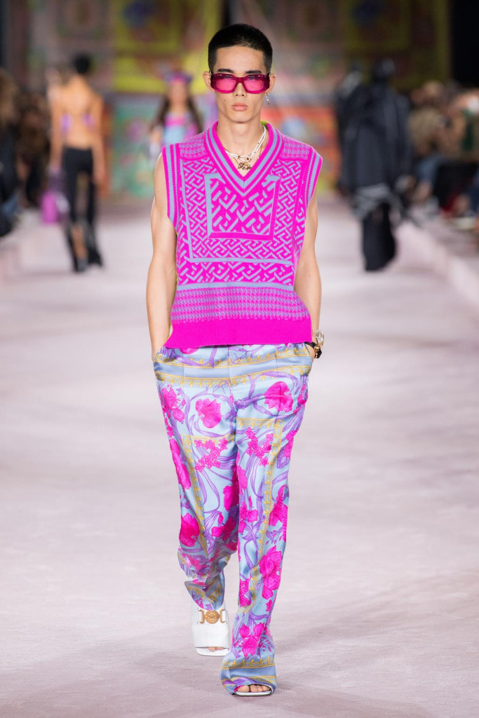 Versace donna primavera-estate 2022: tutte le foto della sfilata - Fashion  Times