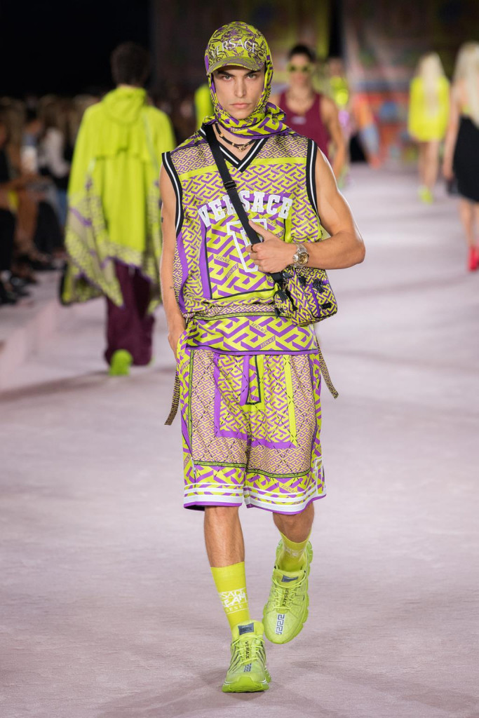 Versace donna primavera-estate 2022: tutte le foto della sfilata - Fashion  Times