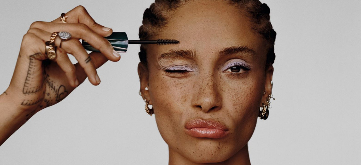 Rimmel_Campagna Adwoa Aboah Wonder'Extension_1