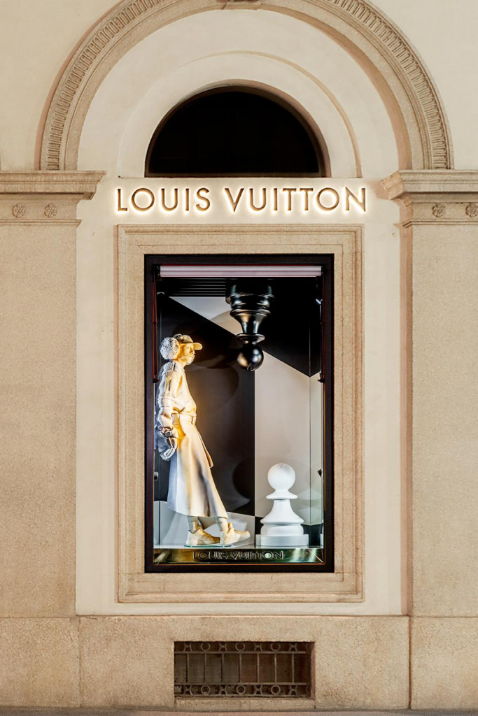 louis vuitton rende omaggio all'ultima collezione uomo di virgil abloh