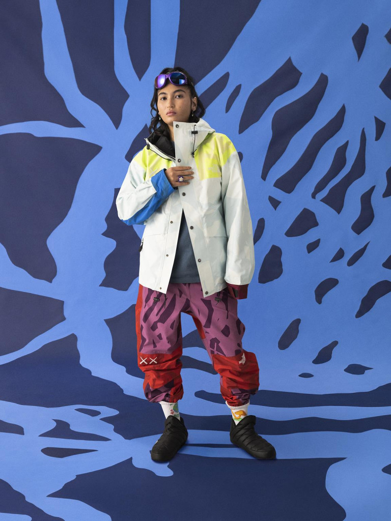 L’artista KAWS collabora con The North Face: ecco la capsule collection
