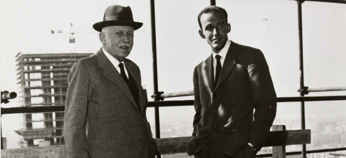Alberto e Leopoldo sul Grattacielo_1958