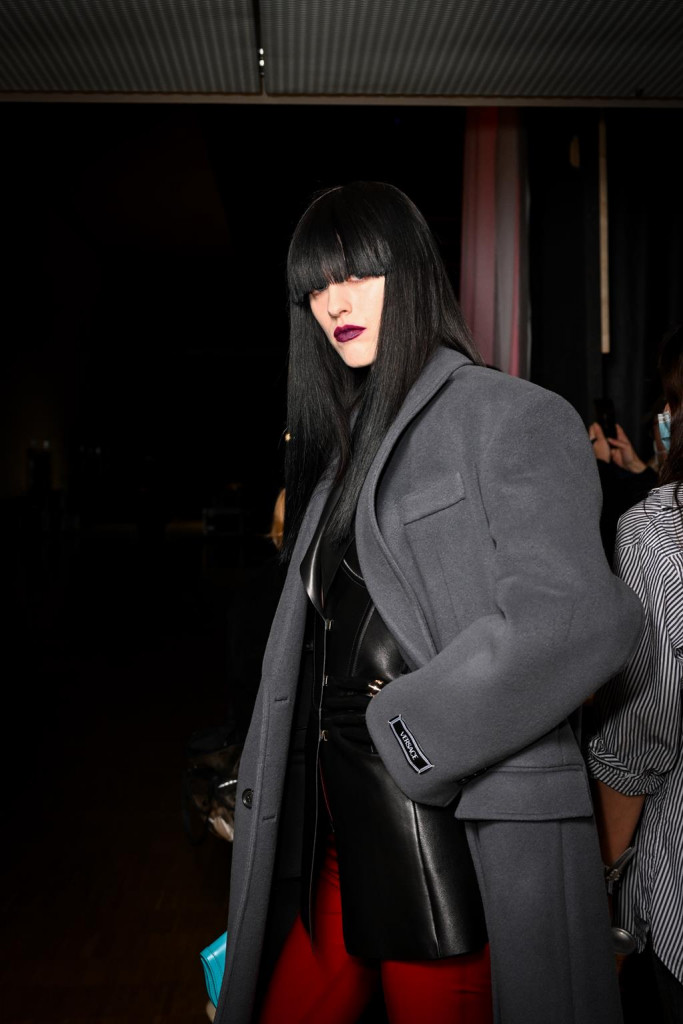 modelle backstage sfilata versace milano fashion week