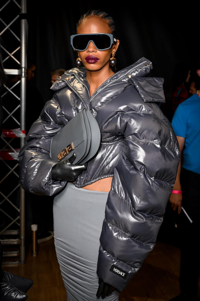 modelle backstage sfilata versace milano fashion week