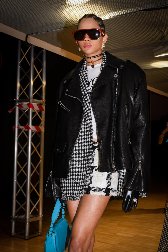 modelle backstage sfilata versace milano fashion week