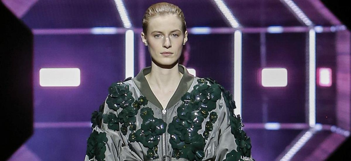 sfilata prada collezione donna autunno inverno milano fashion week