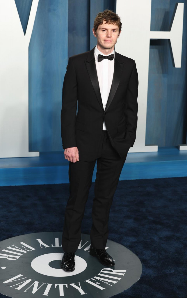 Evan Peters in Dior al party di Vanity Fair