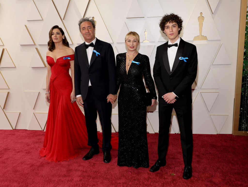 Luisa Ranieri in Versace (Getty Images)