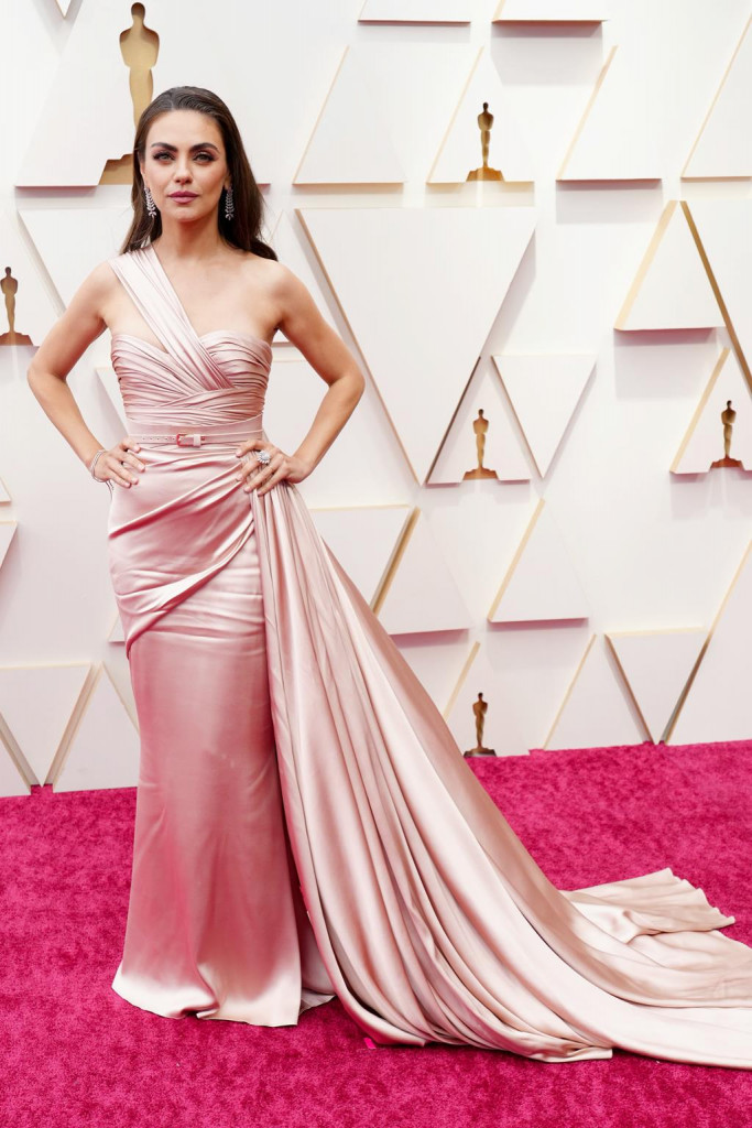 Mila Kunis in Messika