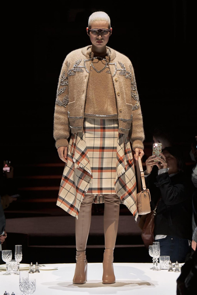 sfilata burberry donna autunno inverno
