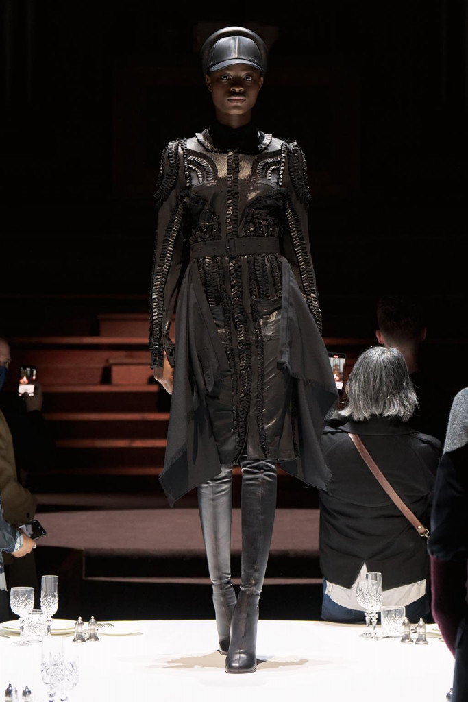 sfilata burberry donna autunno inverno