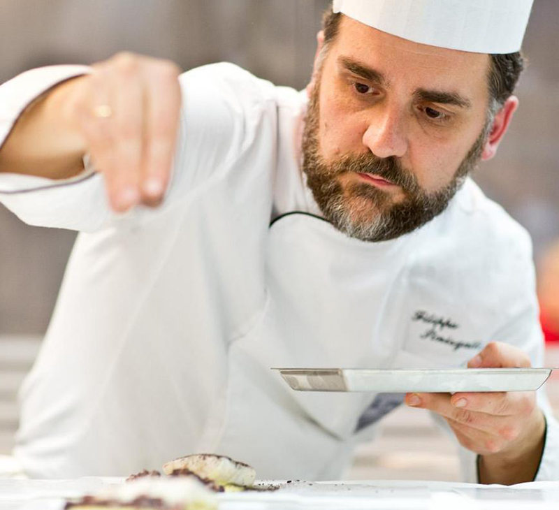 Chef Filippo Sinisgalli in cucina