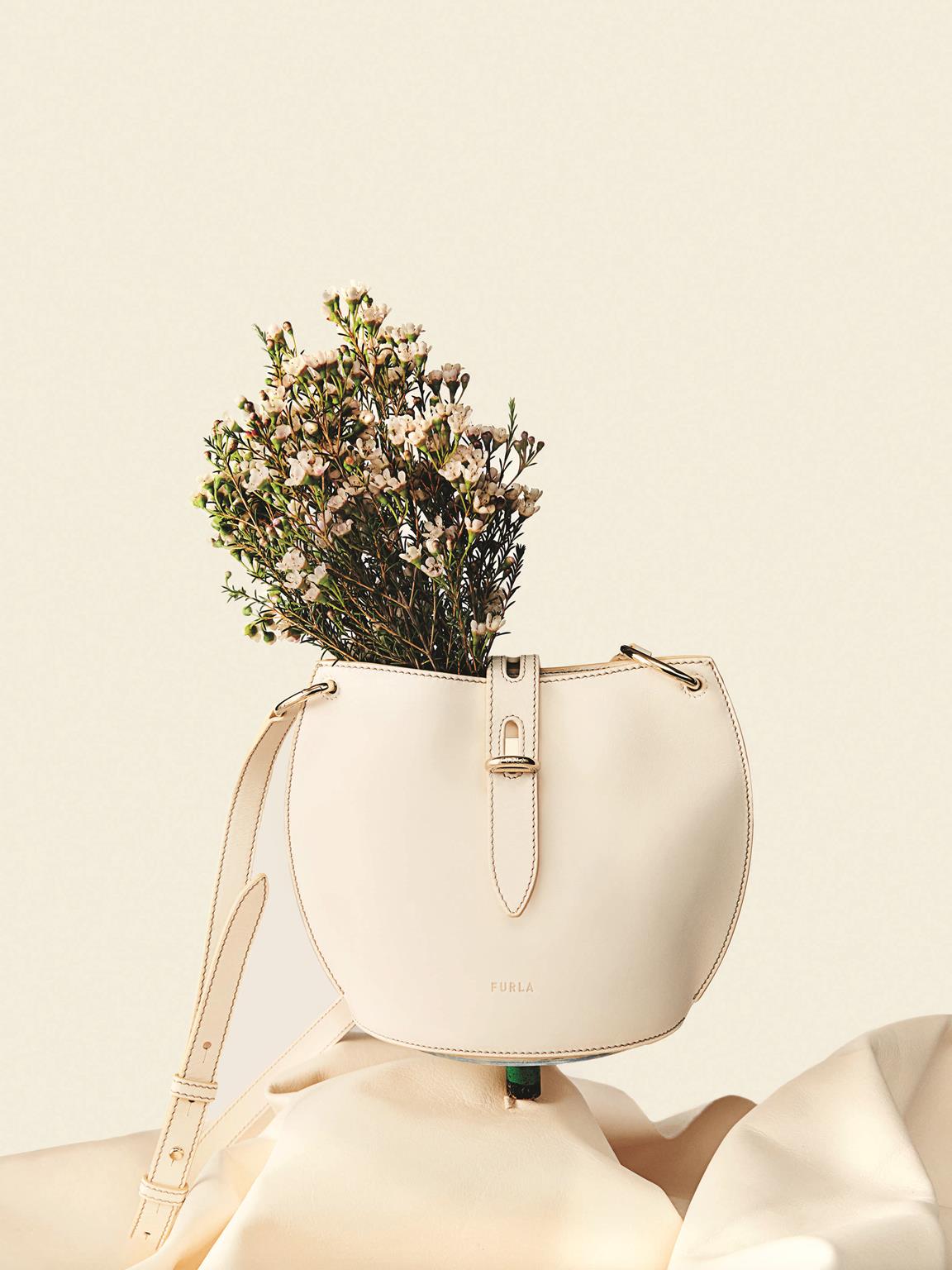 Unica Furla Earth Limited Edition_Creative Still Life_White Mini_© Paolo Zambaldi