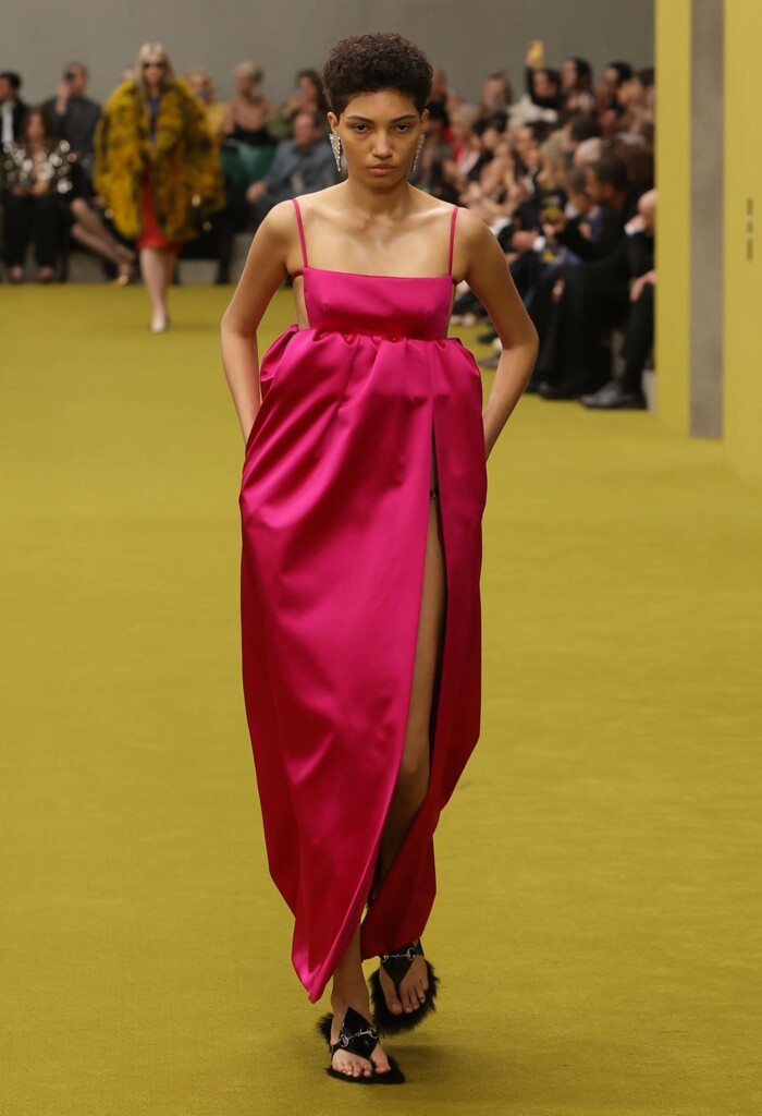 gucci collezione donna foto sfilata autunno inverno