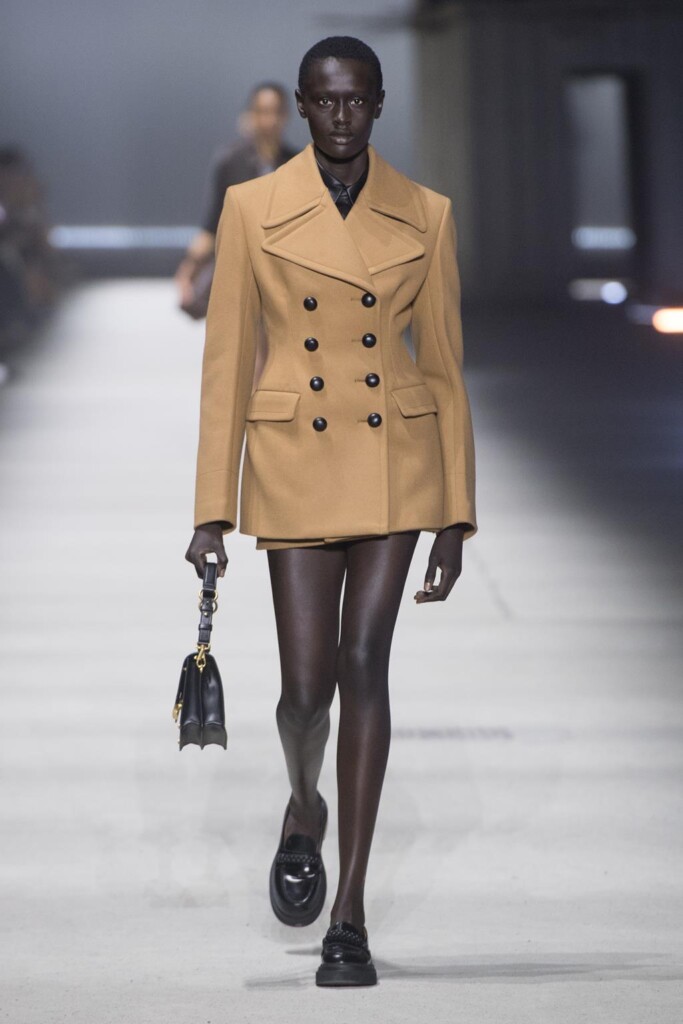 tod's sfilata collezione donna autunno inverno foto