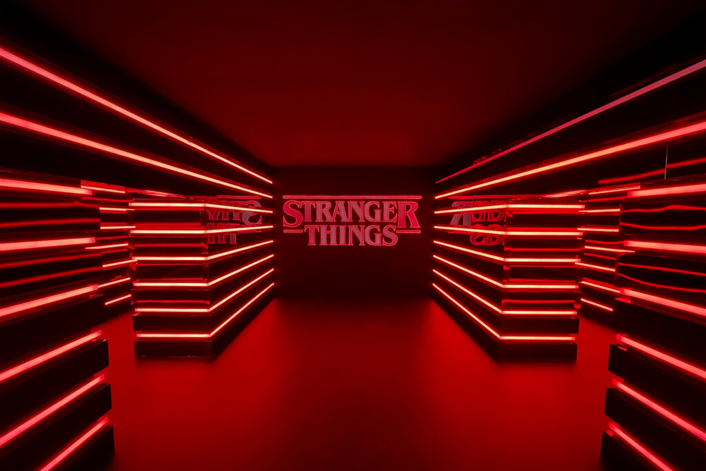stranger things pop up store milano