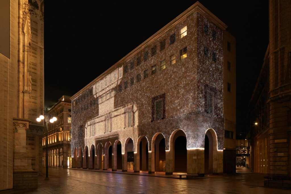 chanel la rinascente milano piazza duomo luminarie natale luci