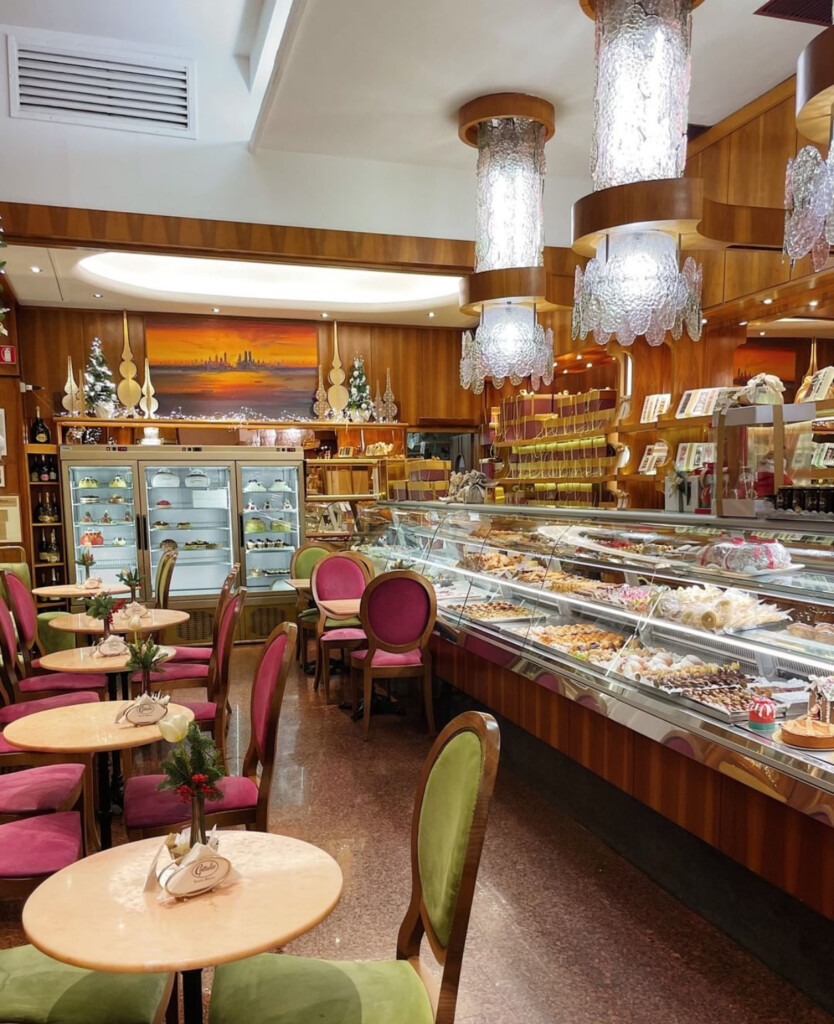 PASTICCERIA GATTULLO MILANO STORICO LOCALE PASTICCERIE MILANESI DA VISITARE