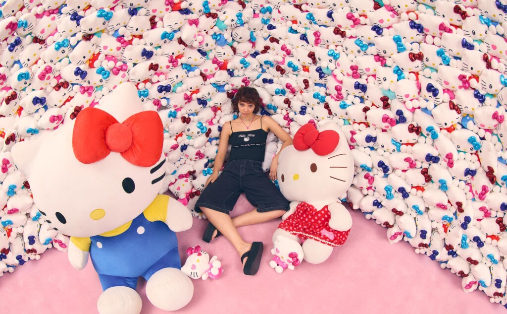 HELLO KITTY x BERSHKA (2)