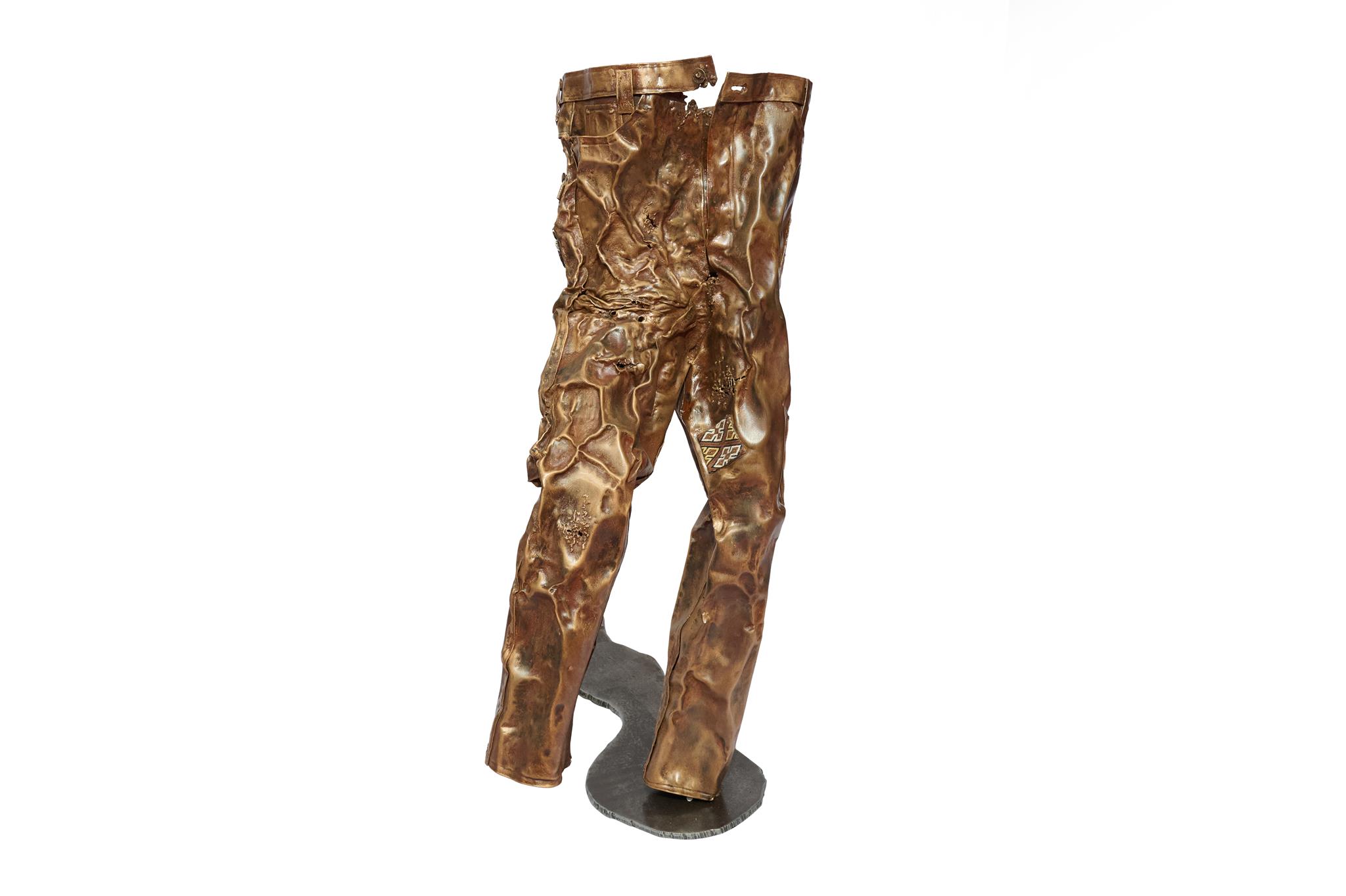 Hui Foundation_ Smith Chow, Denim, 2012, ferro e ottone, 110 x 60 x 40 cm