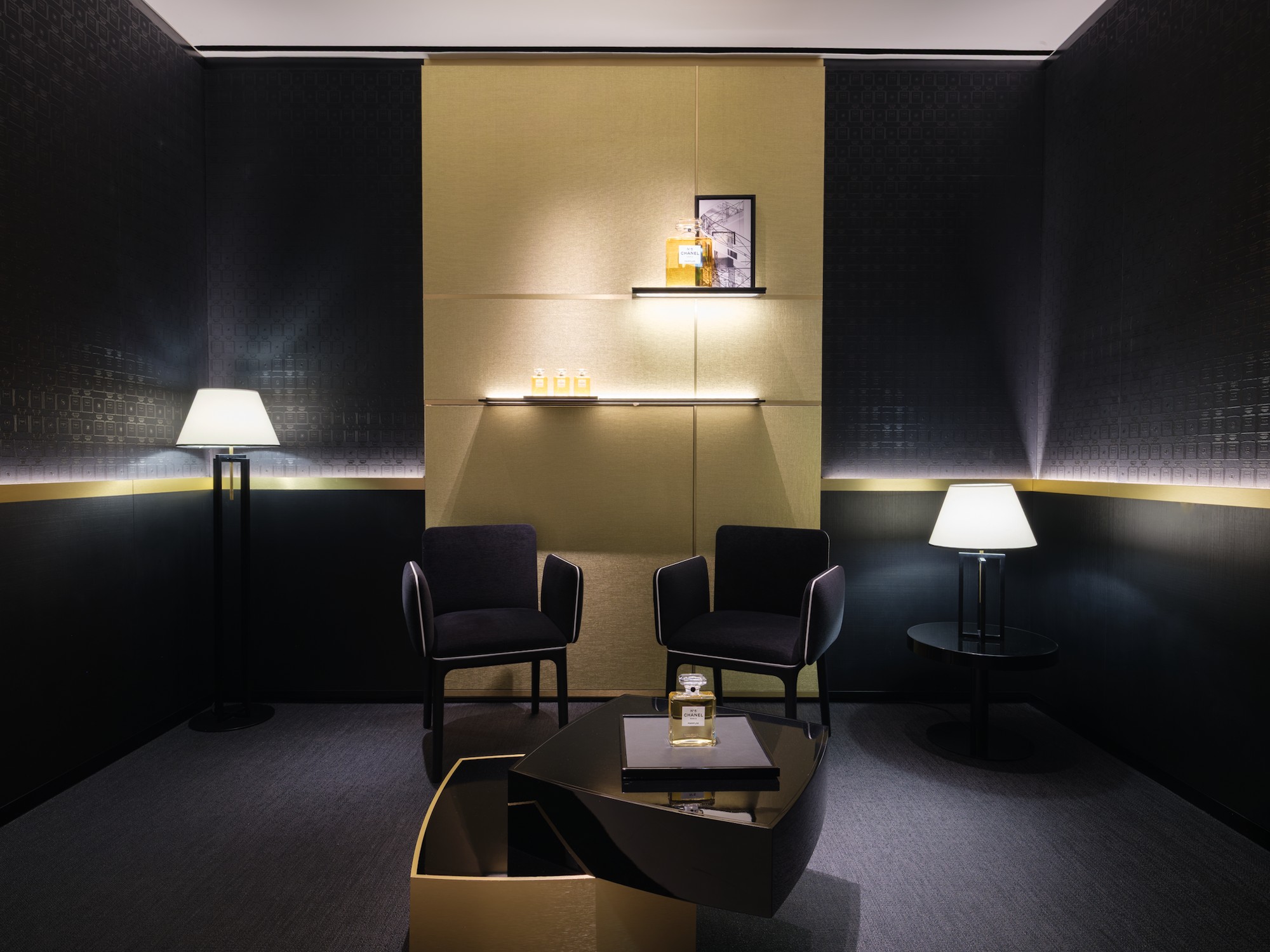 Chanel fragrances beauty boutique bologna retail 7