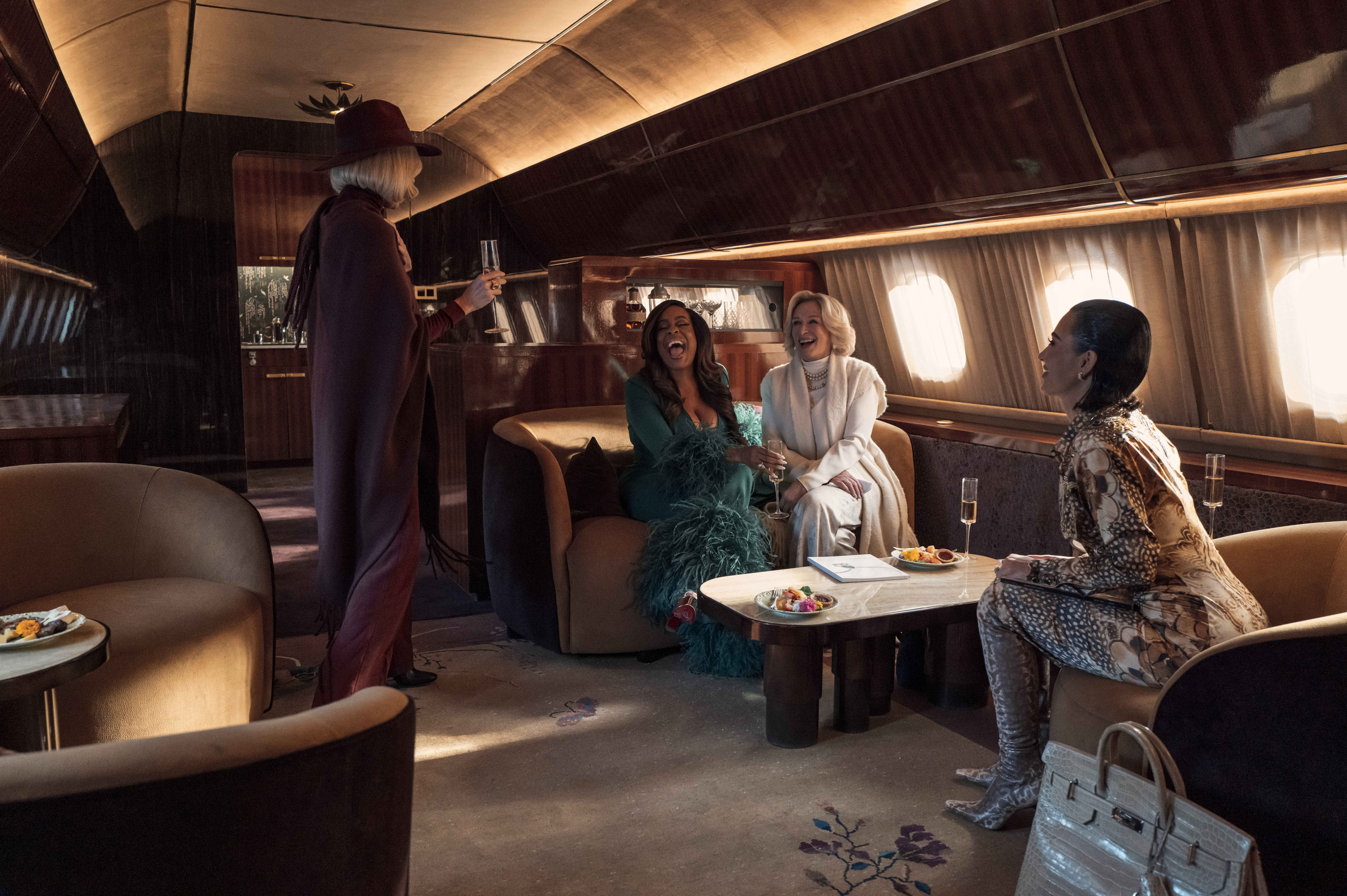 ALL’S FAIR - “First Look” (Disney/Ser Baffo)NIECY NASH, GLENN CLOSE, KIM KARDASHIAN