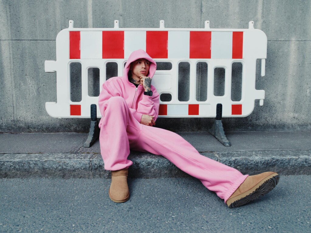 UGG torna a celebrare la sua vera essenza con la collezione Iconic Styles