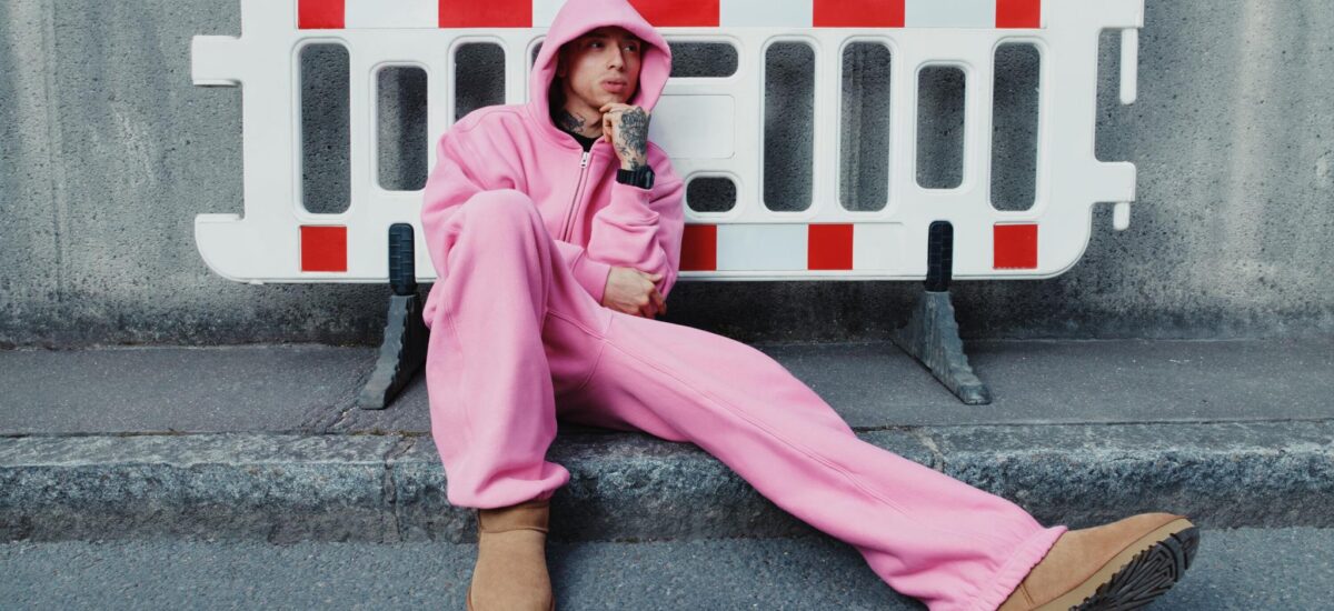 UGG torna a celebrare la sua vera essenza con la collezione Iconic Styles