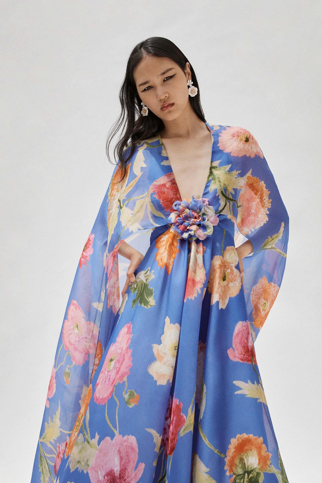 Carolina Herrera svela la collezione Resort 2026 Mythos 