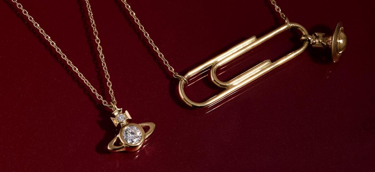 La collezione di gioielli in oro 9ct di Vivienne Westwood