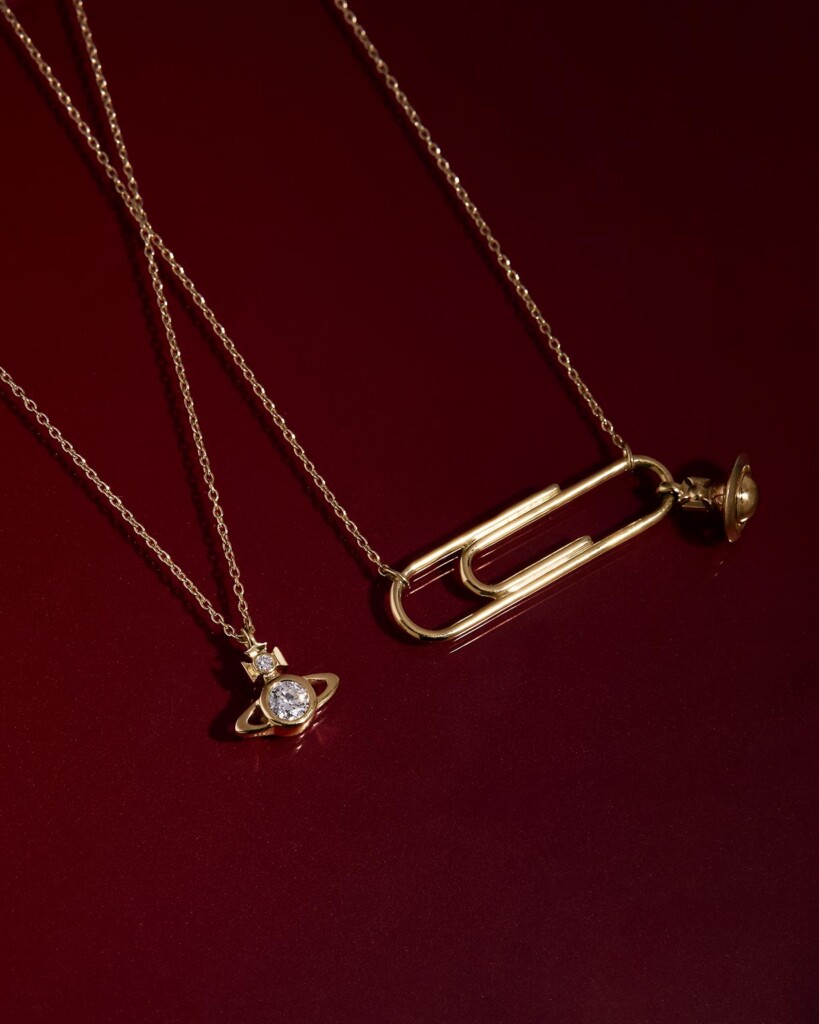 La collezione di gioielli in oro 9ct di Vivienne Westwood