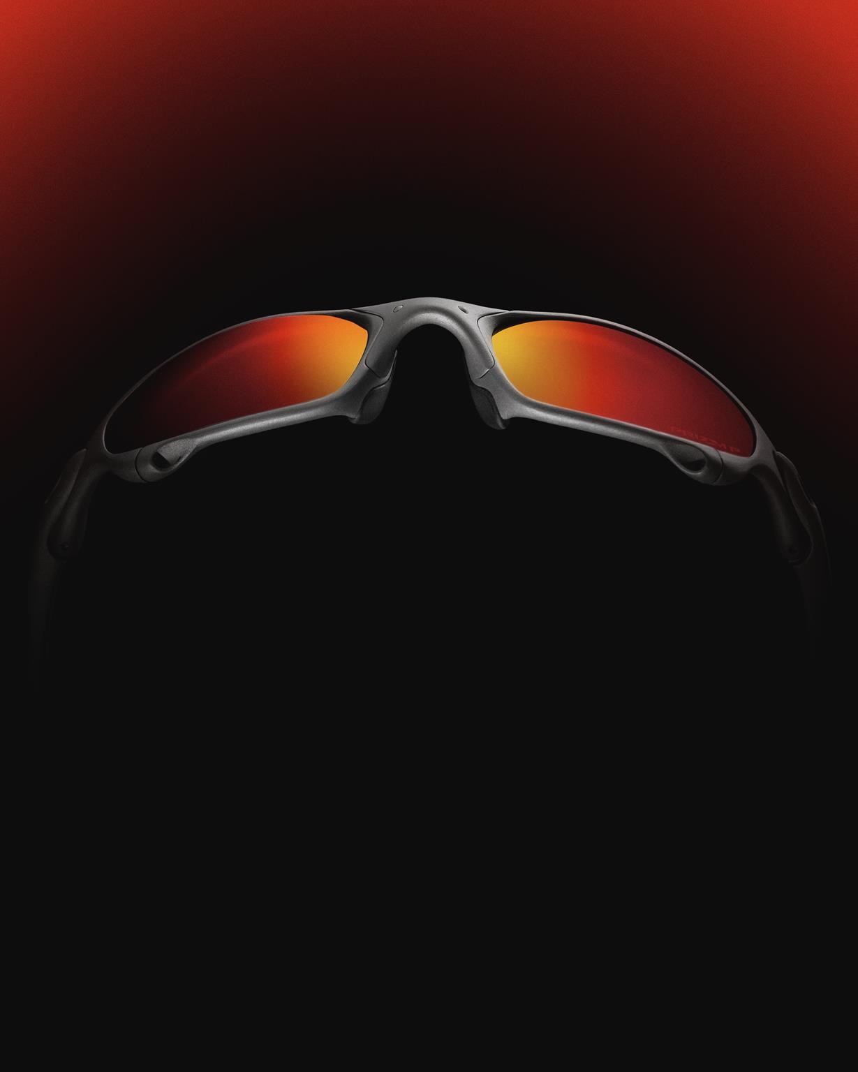 Oakley reinterpreta le X-Metal Juliet con Travis Scott