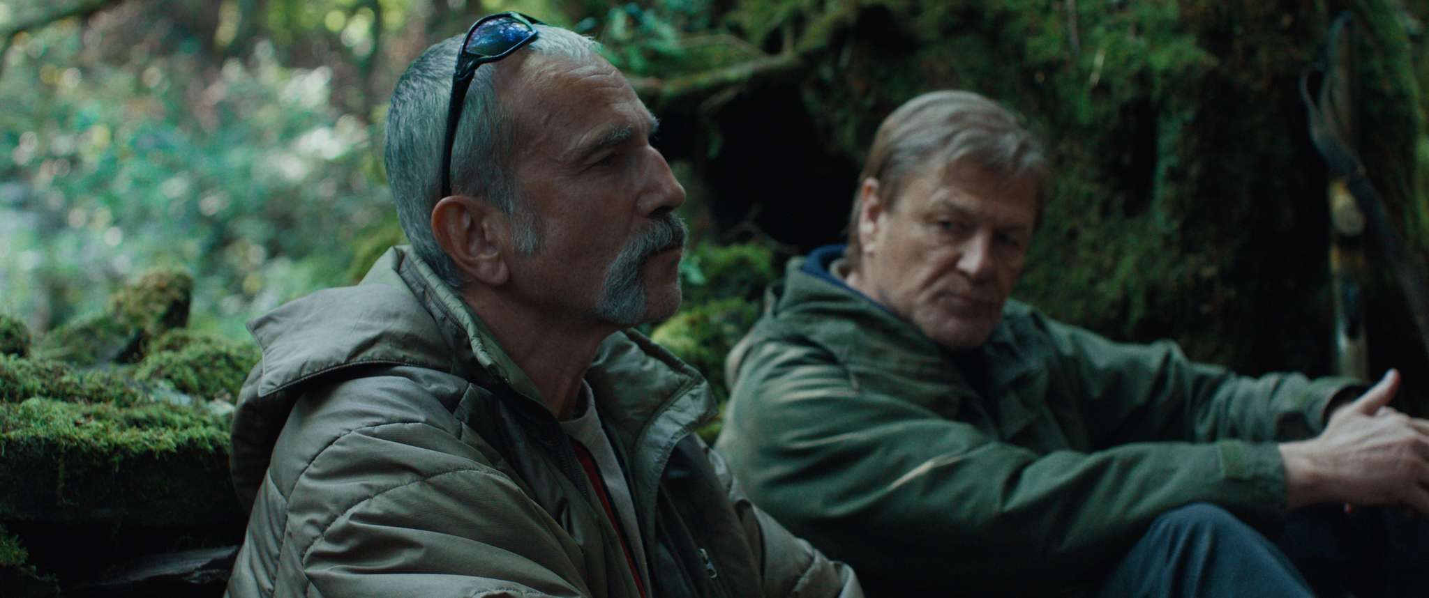 (L to R) Daniel Day-Lewis as Ray and Sean Bean as Jem in director Ronan Day-Lewis’ ANEMONE, a Focus Features release.Credit: Courtesy of Focus Features / © 2025 FOCUS FEATURES LLC