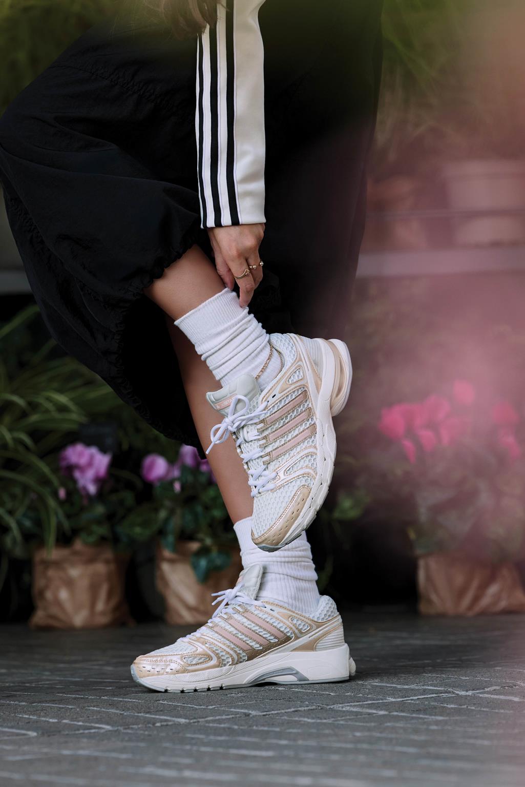 ritorno iconico della adistar control 5 di adidas