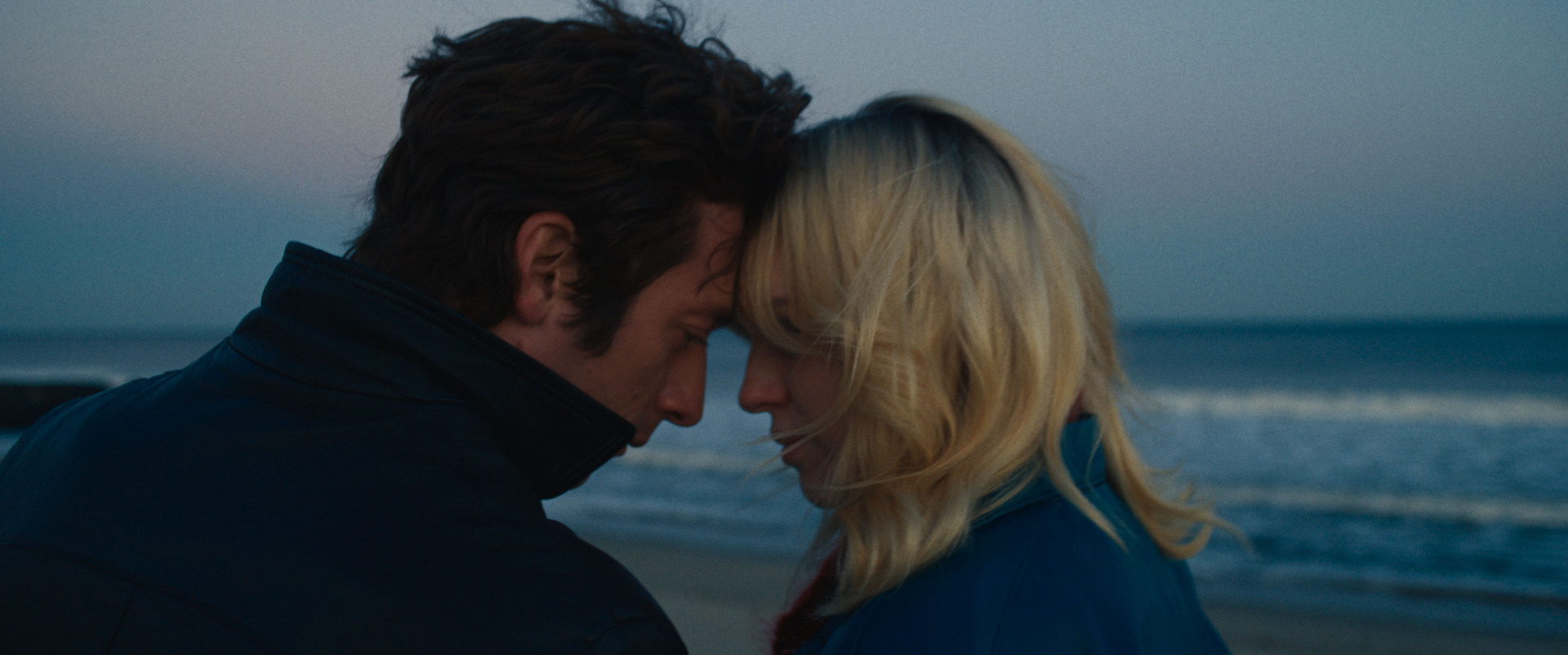 (L-R) Jeremy Allen White as Bruce Springsteen and Odessa Young as Faye in 20th Century Studios' SPRINGSTEEN: DELIVER ME FROM NOWHERE. Photo courtesy of 20th Century Studios. © 2025 20th Century Studios. All Rights Reserved.