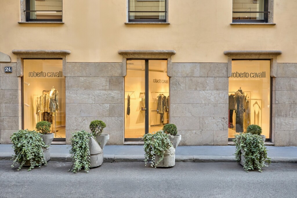 Roberto Cavalli boutique Milano monomarca retail moda lusso 2