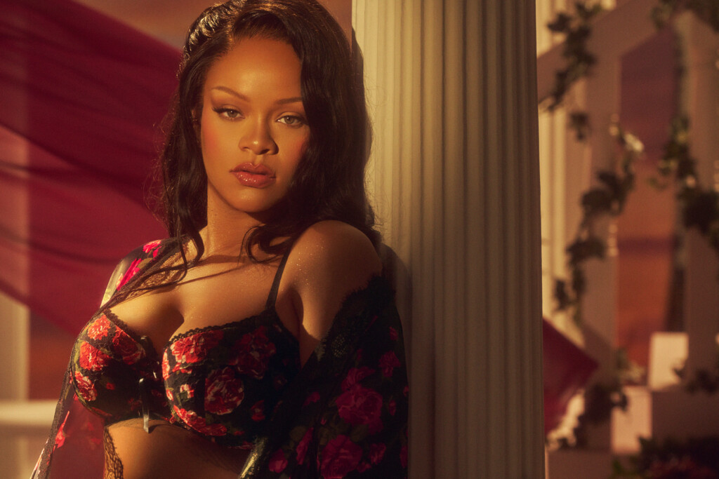 rihanna savage fentu san valentino (2)