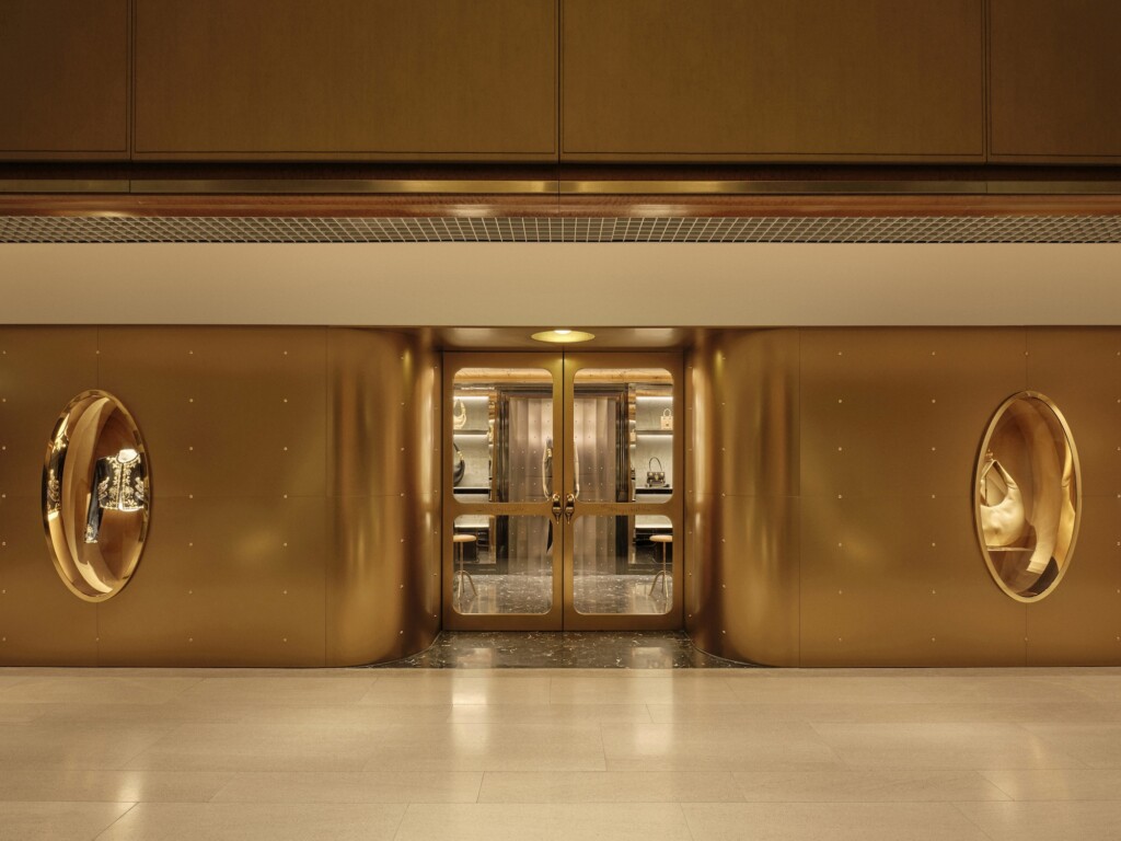 schiaparelli boutique fashion haute couture 1