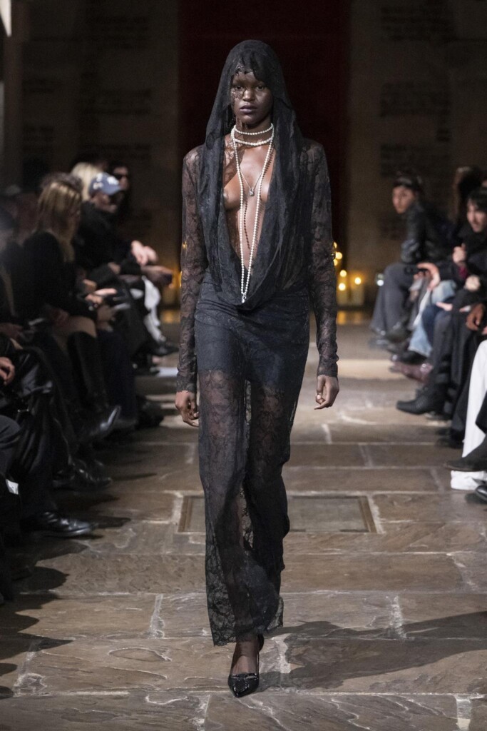 sfilata john richmond autunno inverno 2026 london fashion week foto runway