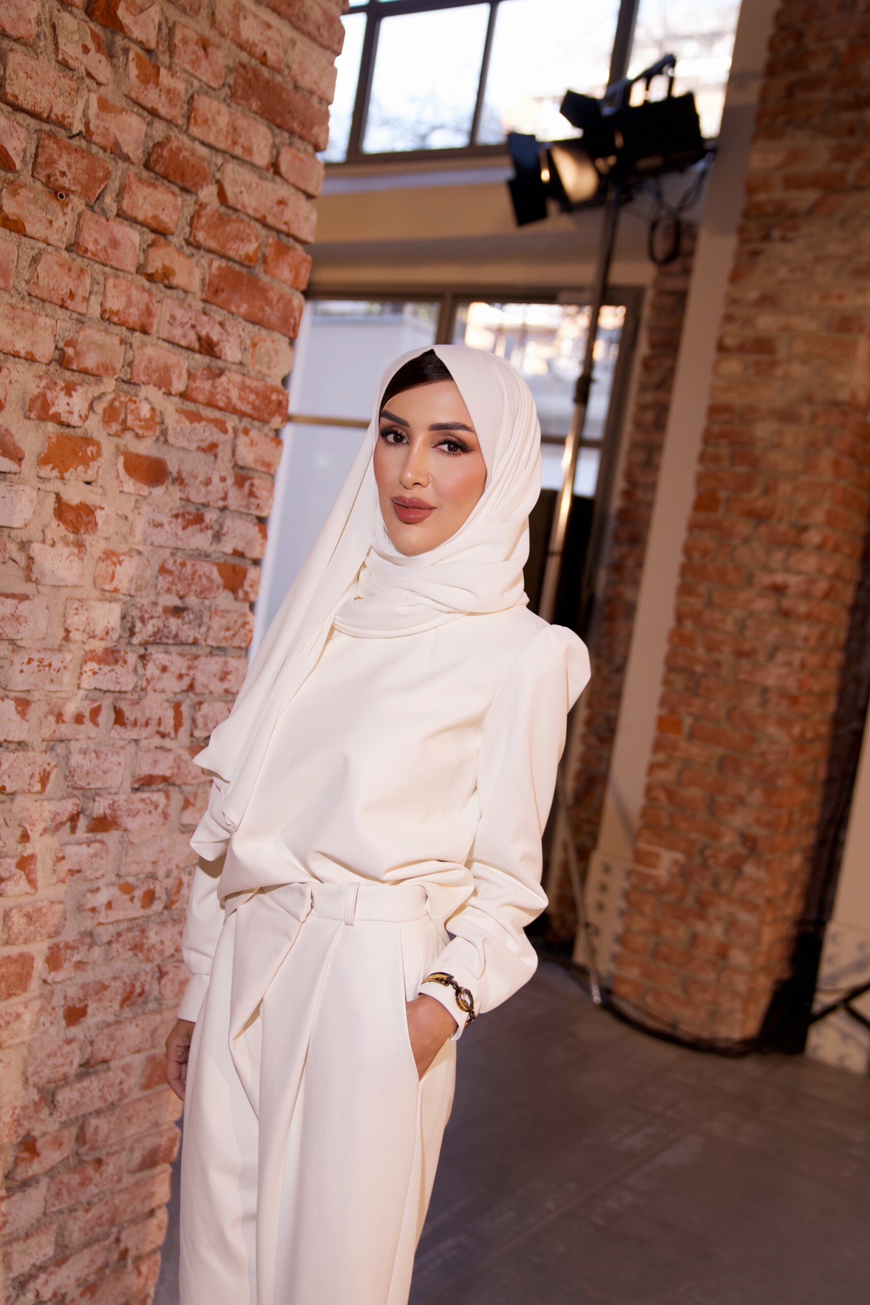 Afraa Al-Noaimi, fondatrice e direttore creativo di AFRAA, che presenta Eastward Elegance FW26