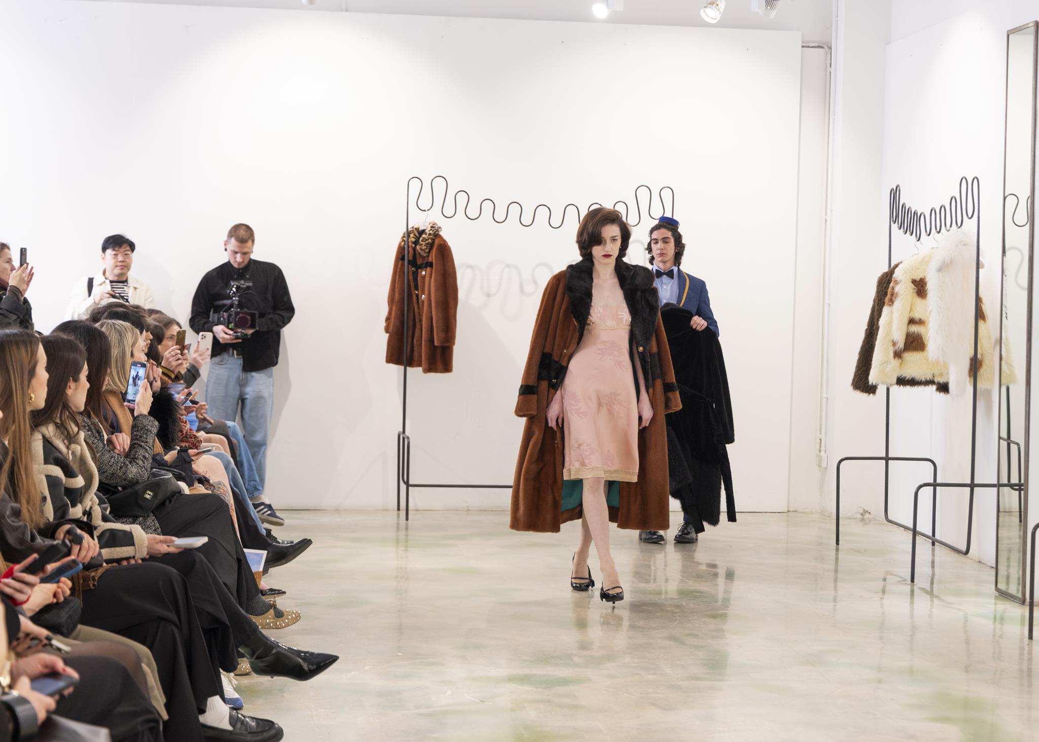 Alabama Muse, Gentilucci collezione FallWinter 2026-27 eredità del neorealismo, estetica delle grandi dive